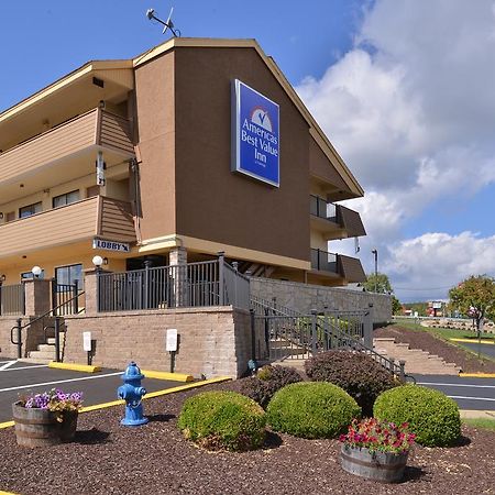 Americas Best Value Inn-Pittsburgh Airport Coraopolis Bagian luar foto